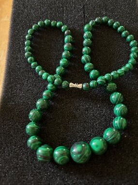 Malachite Green Beaded Necklace 10" NWOT